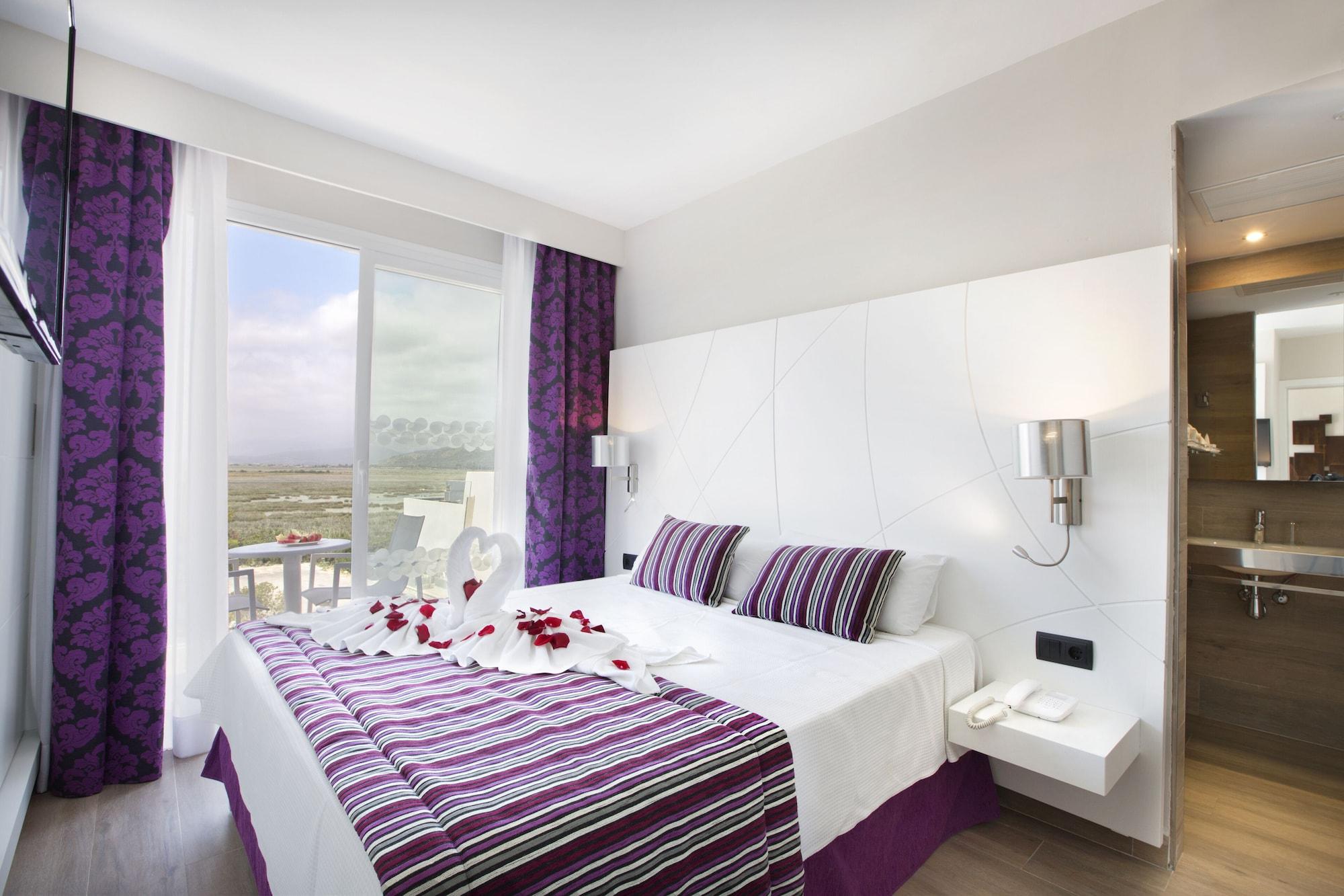Mar Hotels Playa De Muro Suites Esterno foto