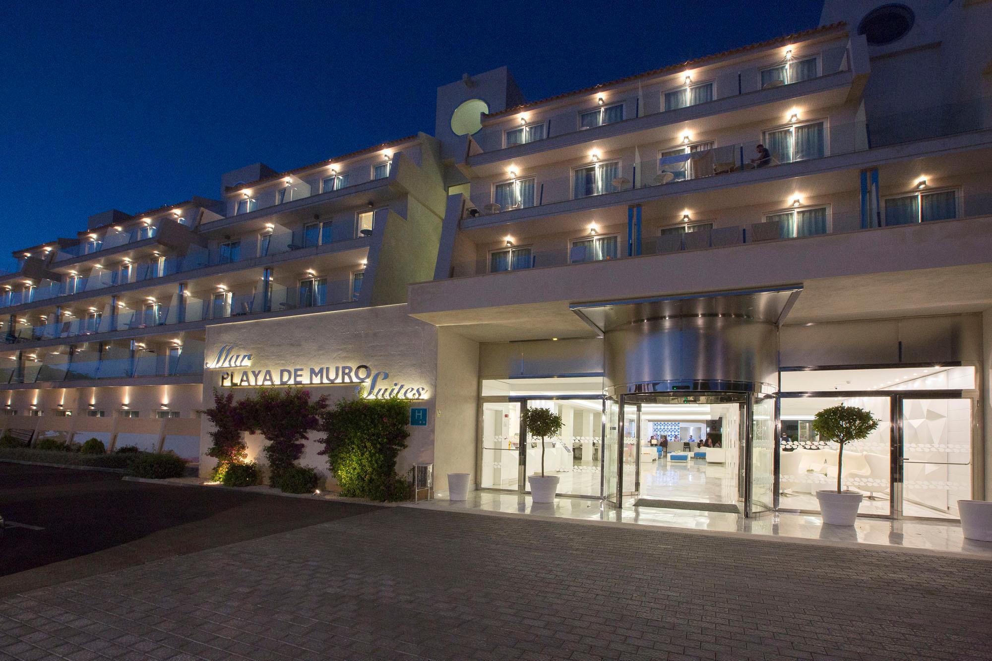 Mar Hotels Playa De Muro Suites Esterno foto