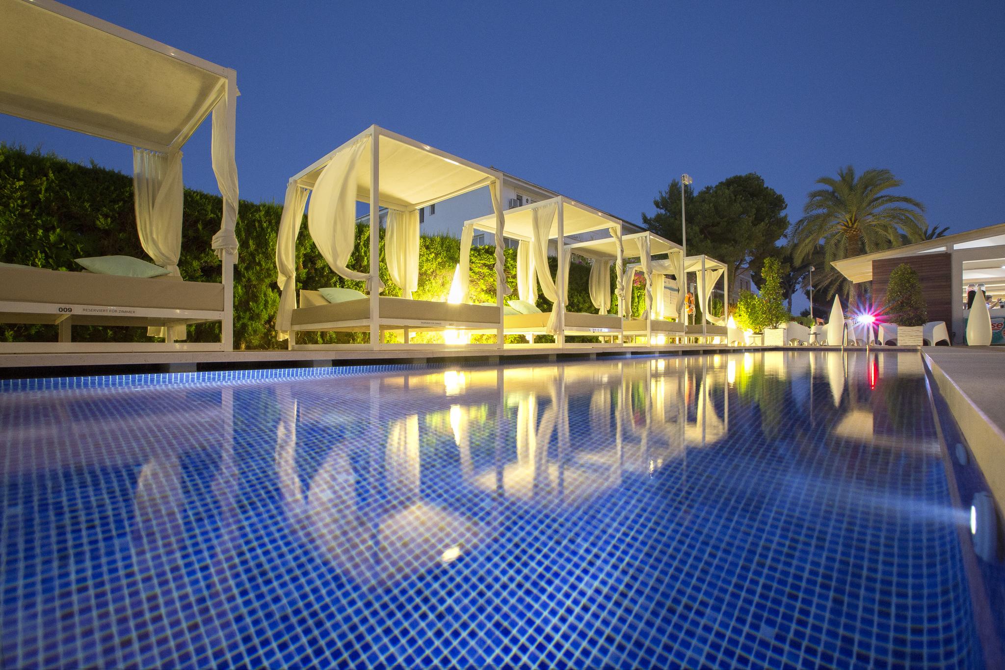 Mar Hotels Playa De Muro Suites Esterno foto