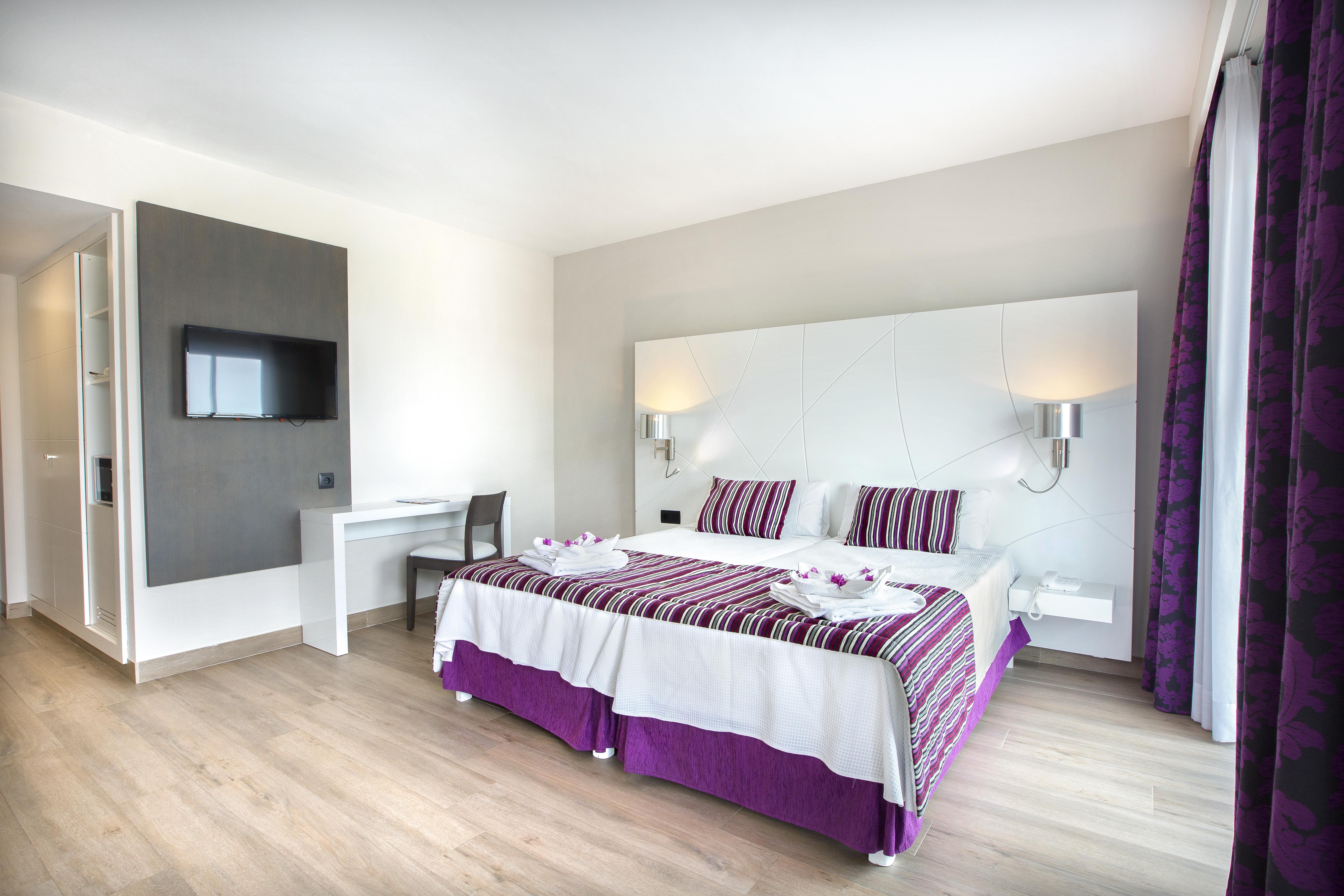 Mar Hotels Playa De Muro Suites Esterno foto