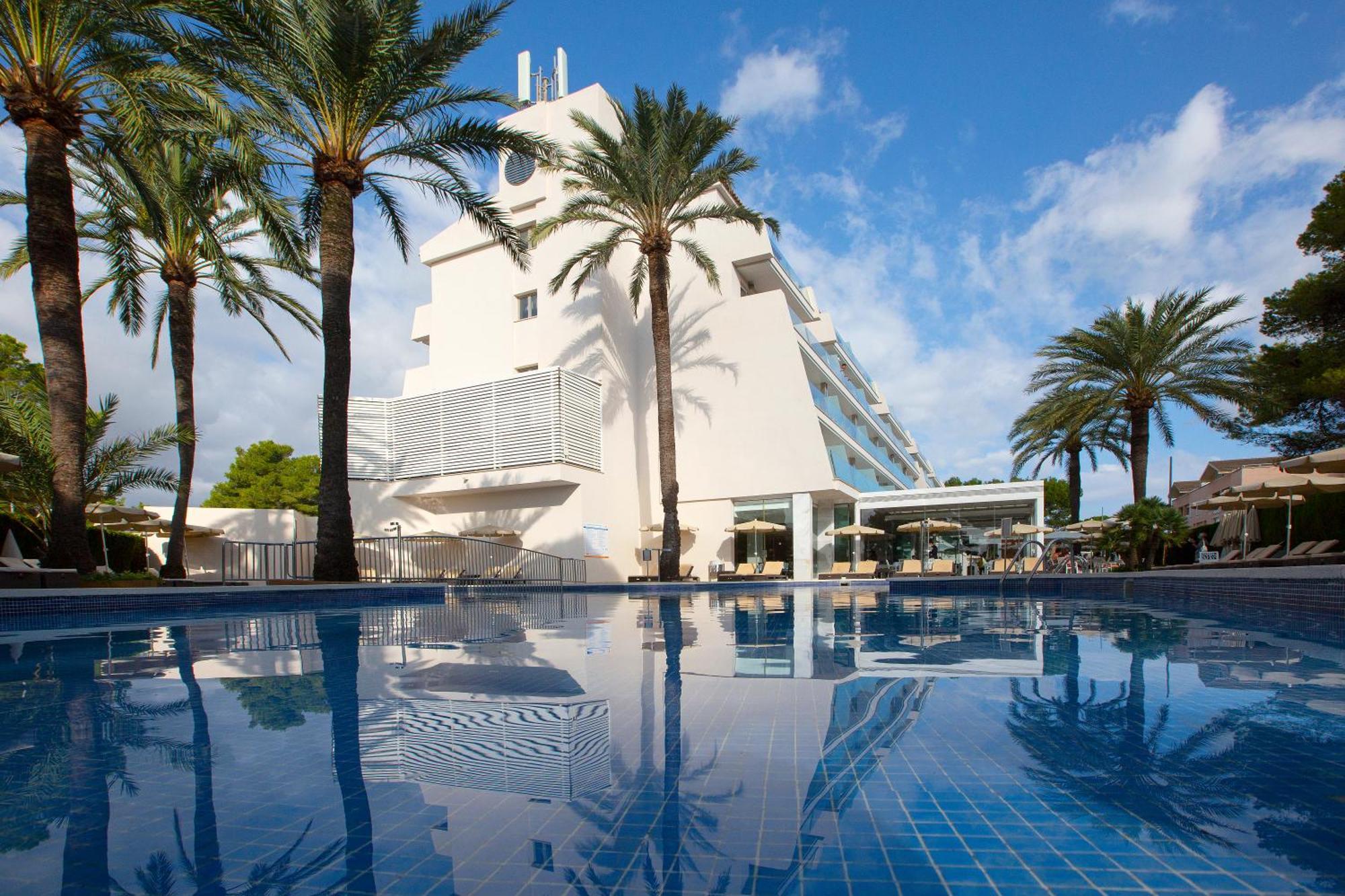 Mar Hotels Playa De Muro Suites Esterno foto